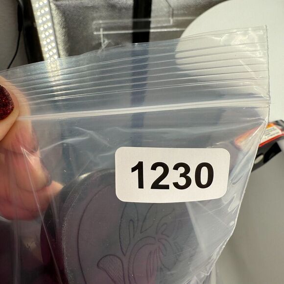 Born BOC Women's Lydia Boot Size 12 Low Block Heel Bootie Black Vegan - Picture 12 of 12